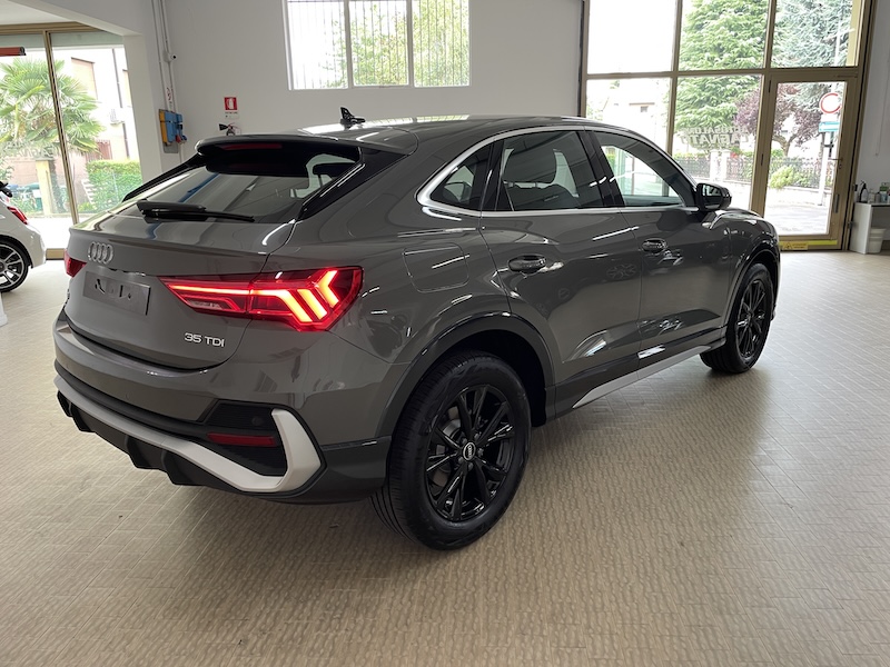 Audi Q3 Sportback 35TDI S-Tronic S-Line Km0 Grigio Chronos - immagine 4