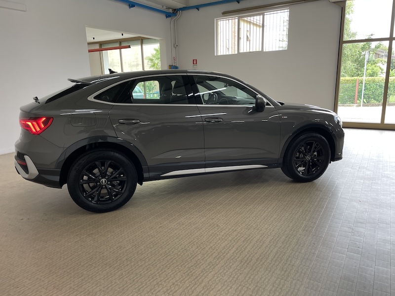 Audi Q3 Sportback 35TDI S-Tronic S-Line Km0 Grigio Chronos Km0 - immagine 8