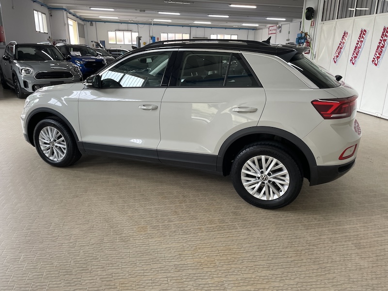 VW T-Roc 1.0 110cv Life Bicolor Newmodel - immagine 7