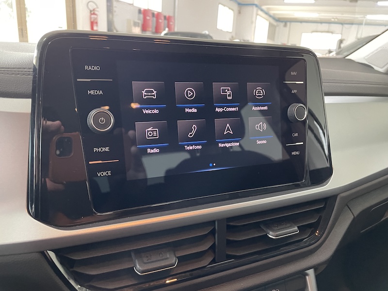 VW T-Roc 1.0 110cv Life Bicolor Newmodel - immagine 13
