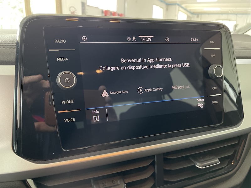 VW T-Roc 1.0 110cv Life Bicolor Newmodel - immagine 14