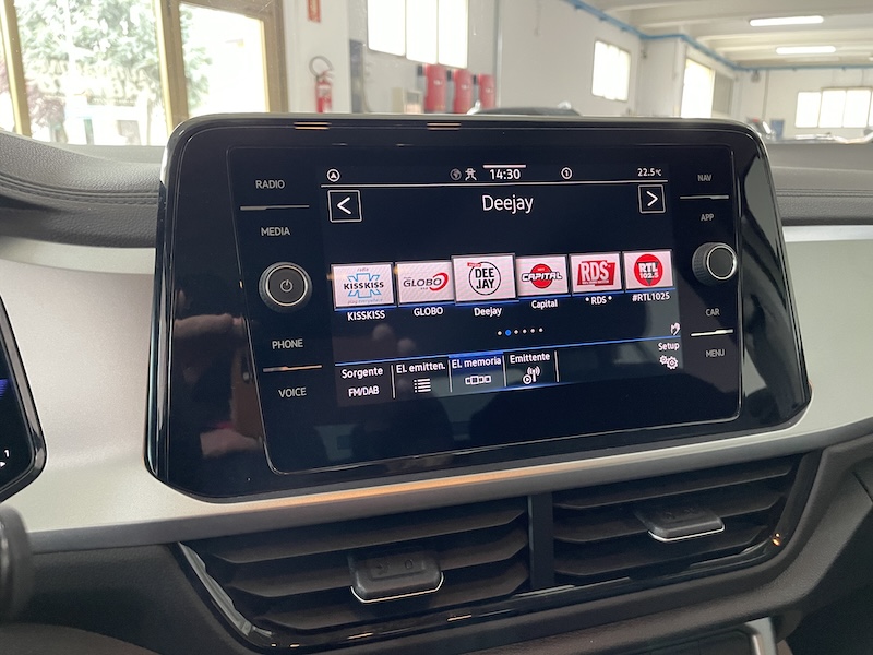 VW T-Roc 1.0 110cv Life Bicolor Newmodel - immagine 15