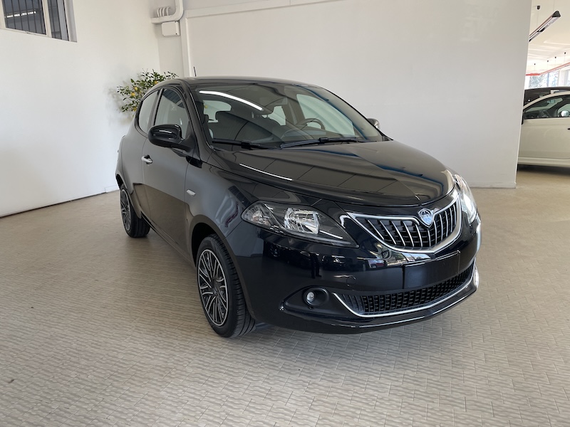 Lancia Ypsilon 1.0 FireFly 70cv 5p. Hybrid Gold - immagine 2