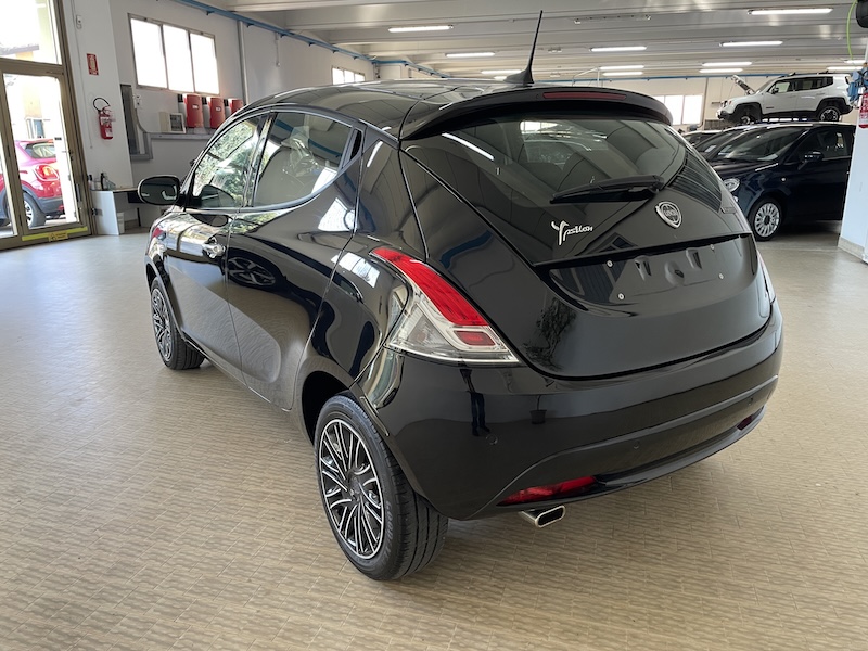 Lancia Ypsilon 1.0 FireFly 70cv 5p. Hybrid Gold - immagine 7