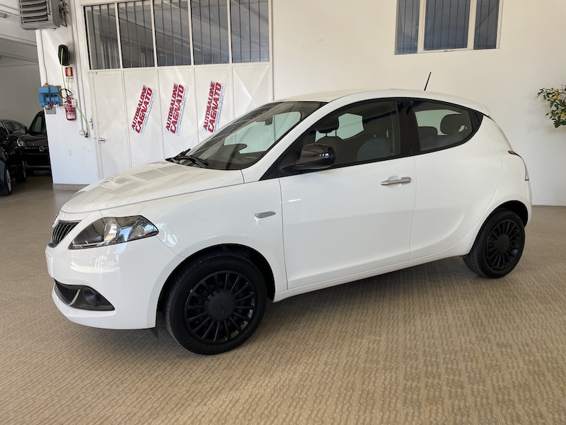 Lancia Ypsilon 1.0 FireFly 69cv 5p. Hybrid Ecochic Silver
