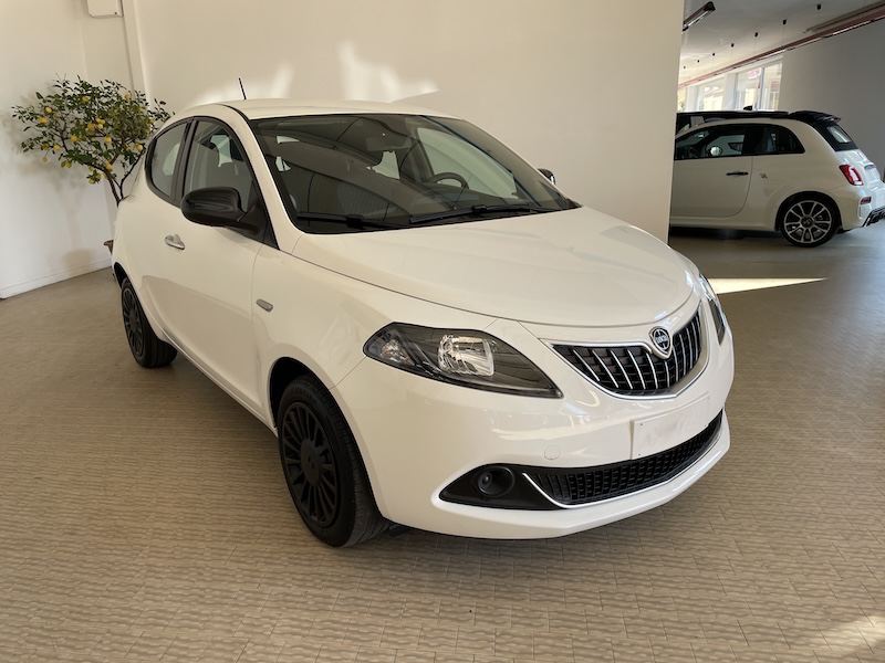 Lancia Ypsilon 1.0 FireFly 69cv 5p. Hybrid Ecochic Silver - immagine 7