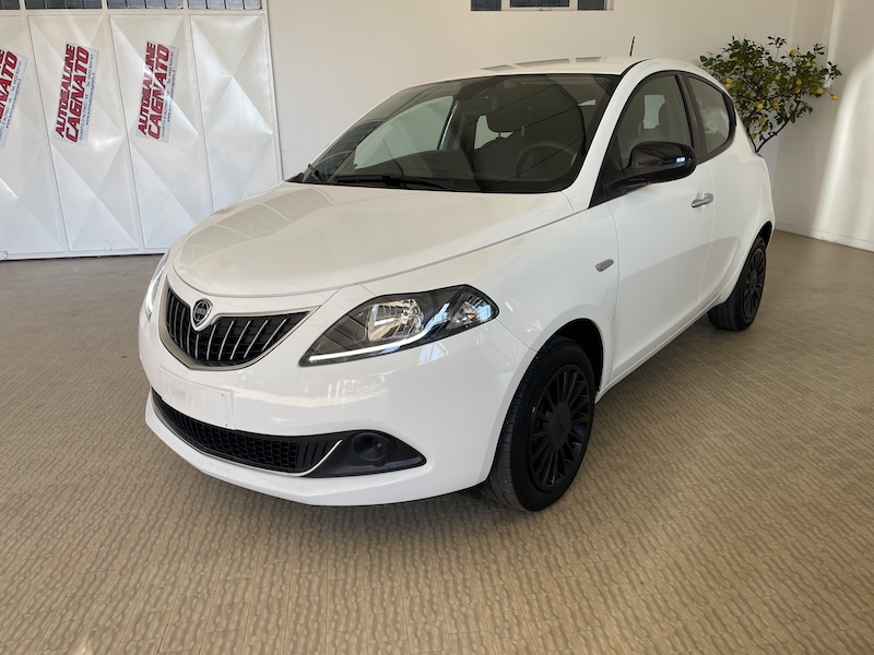 Lancia Ypsilon 1.0 FireFly 69cv 5p. Hybrid Ecochic Silver - immagine 8
