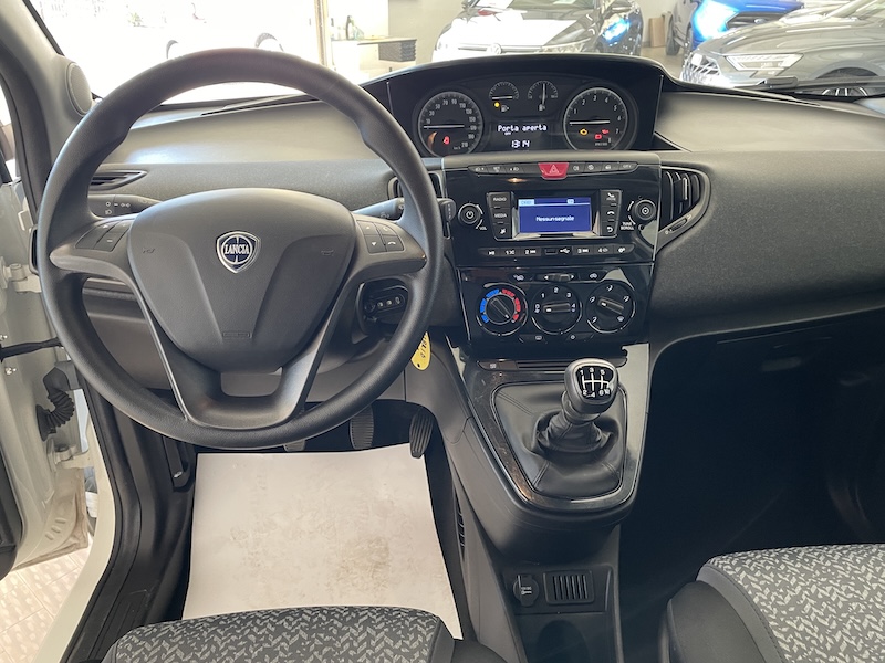 Lancia Ypsilon 1.0 FireFly 69cv 5p. Hybrid Ecochic Silver - immagine 12
