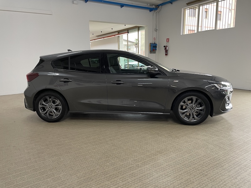 Ford Focus 1.0 Ecoboost hybrid 125cv ST-Line - immagine 5