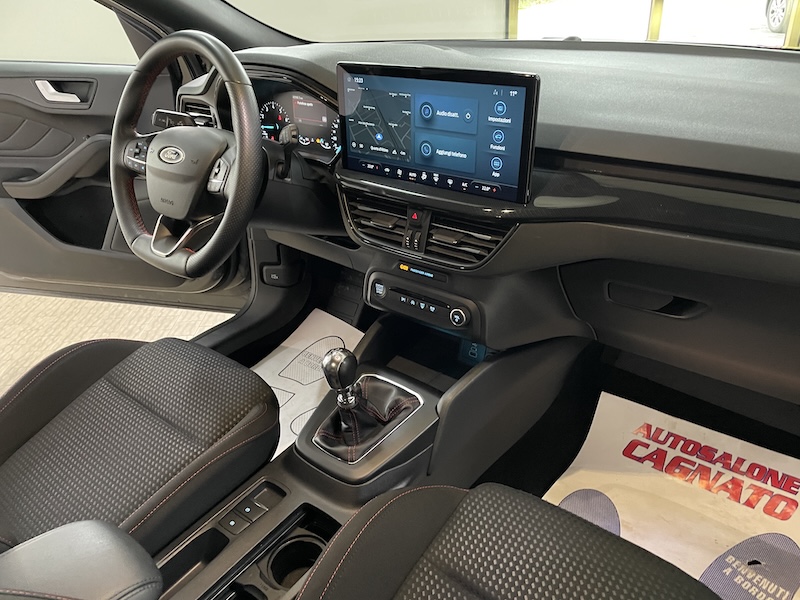 Ford Focus 1.0 Ecoboost hybrid 125cv ST-Line - immagine 18