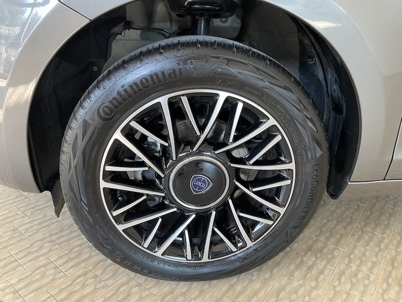 Lancia Ypsilon 1.0 FireFly 70cv 5p. Hybrid Platino 2024 - immagine 10