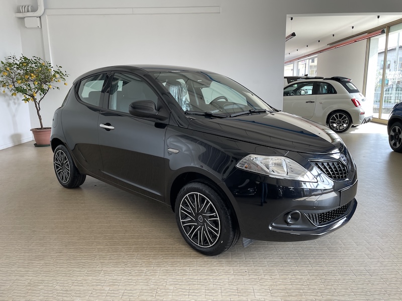 Lancia Ypsilon 1.0 FireFly 70cv 5p. Hybrid ORO Km0 Km0+Clima autom.