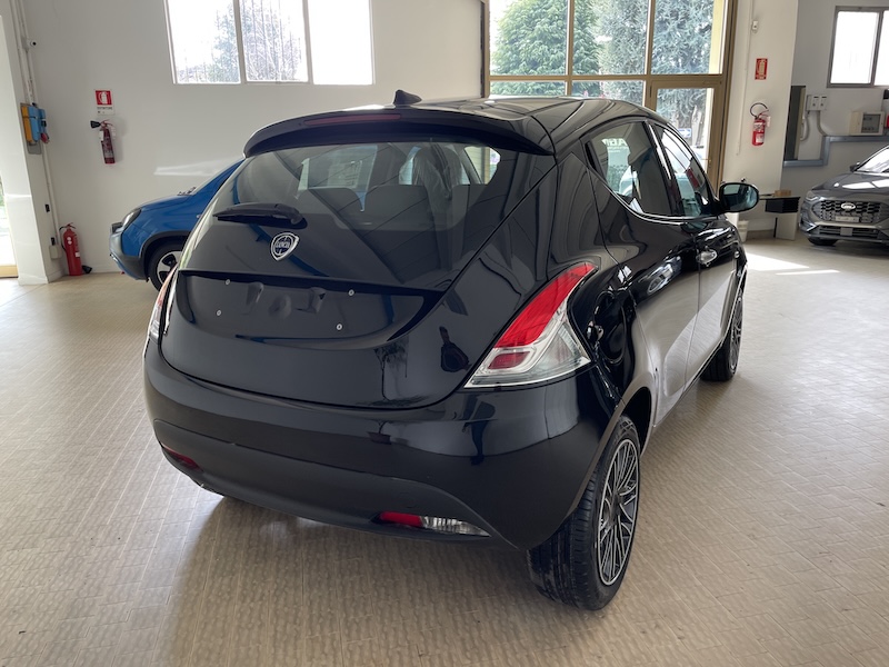 Lancia Ypsilon 1.0 FireFly 70cv 5p. Hybrid ORO Km0 Km0+Clima autom. - immagine 5
