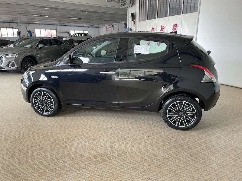 Lancia Ypsilon 1.0 FireFly 70cv 5p. Hybrid ORO Km0 Km0+Clima autom. - immagine 7