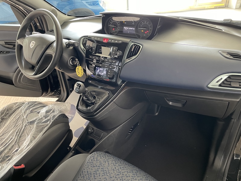 Lancia Ypsilon 1.0 FireFly 70cv 5p. Hybrid ORO Km0 Km0+Clima autom. - immagine 16