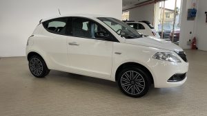 Lancia Ypsilon 1.0 FireFly 70cv 5p. Hybrid ORO Km0+Clima autom.+Sensori