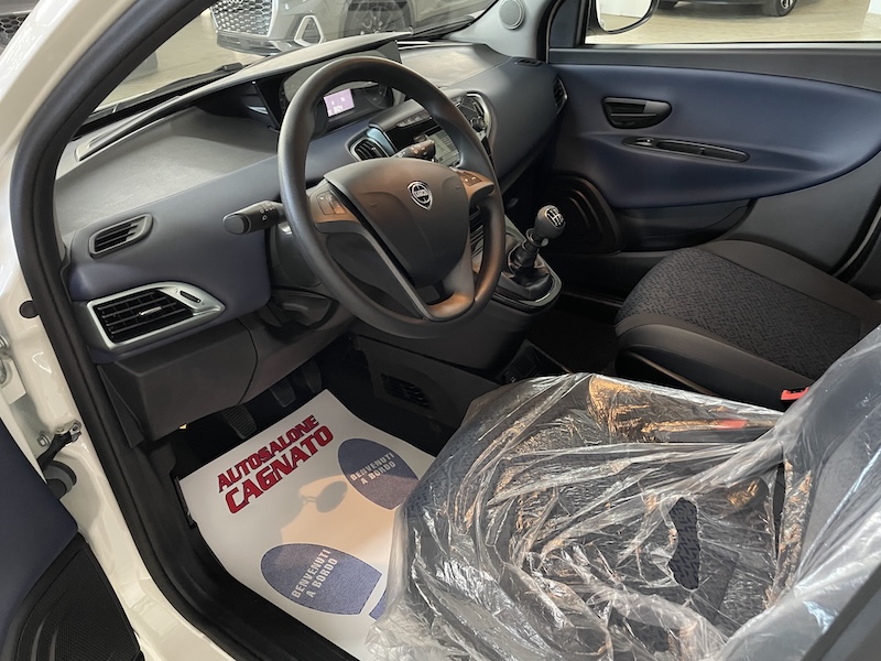Lancia Ypsilon 1.0 FireFly 70cv 5p. Hybrid ORO Km0+Clima autom.+Sensori - immagine 9