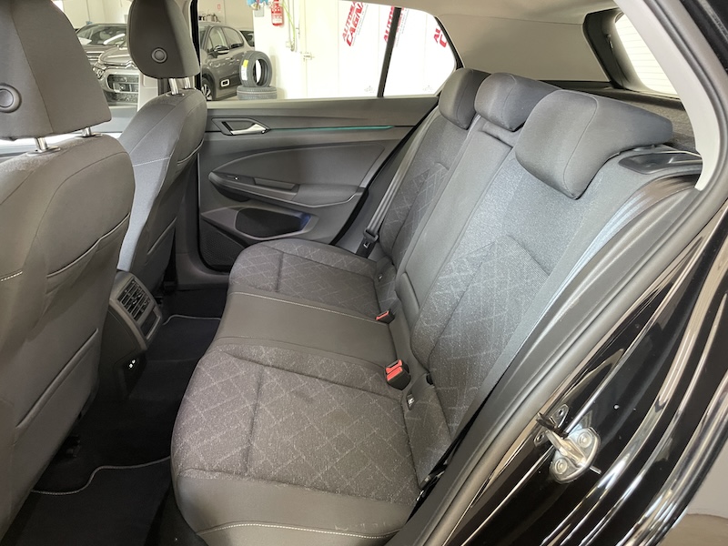 VW Golf 8 1.0 110cv eTSI Evo Life+Cerchi17+Luci Soffuse+Appconnect - immagine 11