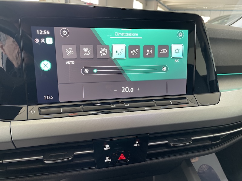 VW Golf 8 1.0 110cv eTSI Evo Life+Cerchi17+Luci Soffuse+Appconnect - immagine 15