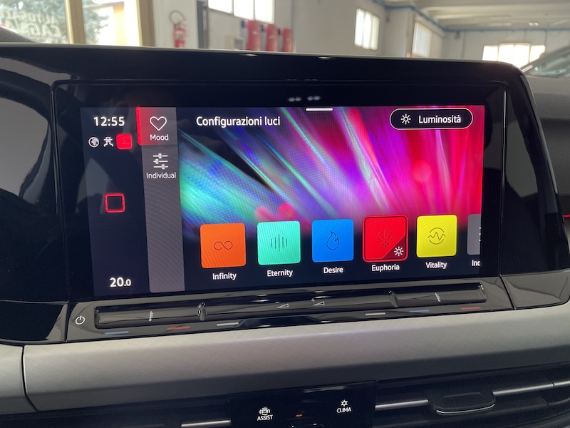 VW Golf 8 1.0 110cv eTSI Evo Life+Cerchi17+Luci Soffuse+Appconnect - immagine 17