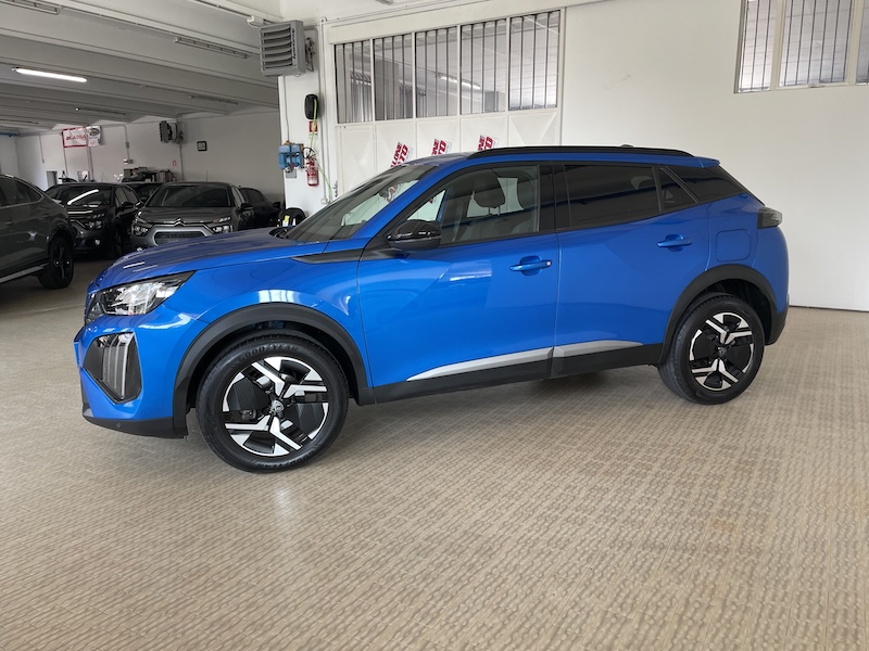 Peugeot 2008 1.2 100cv Allure 2024 - immagine 2