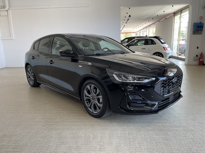 Ford Focus 1.5 Ecoblue 115cv Automatic ST-Line 5 porte 2024 - immagine 2