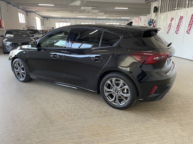 Ford Focus 1.5 Ecoblue 115cv Automatic ST-Line 5 porte 2024 - immagine 5