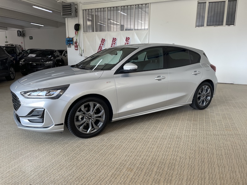 Ford Focus 1.0 Ecoboost hybrid 125cv ST-Line 5 porte 2024 Km12000 - immagine 4