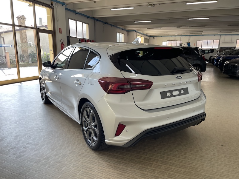 Ford Focus 1.0 Ecoboost hybrid 125cv ST-Line 5 porte 2024 Km12000 - immagine 7