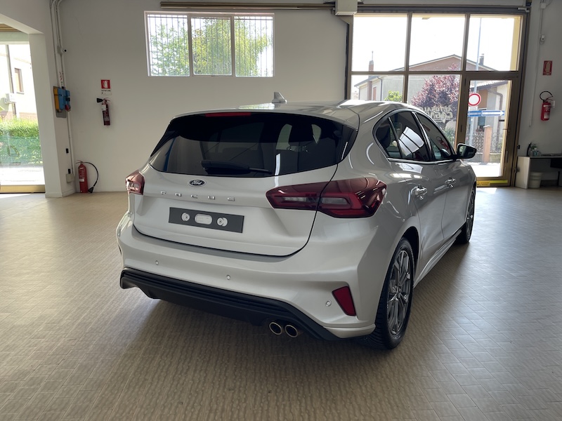 Ford Focus 1.0 Ecoboost hybrid 125cv ST-Line 5 porte 2024 Km12000 - immagine 8