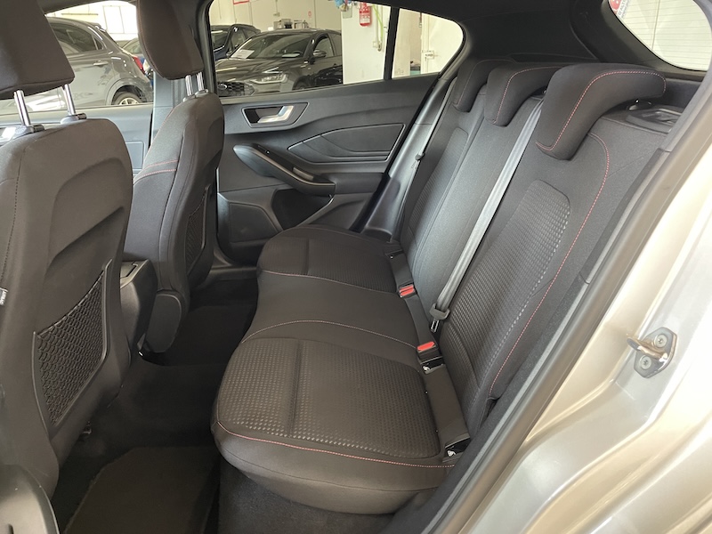 Ford Focus 1.0 Ecoboost hybrid 125cv ST-Line 5 porte 2024 Km12000 - immagine 18