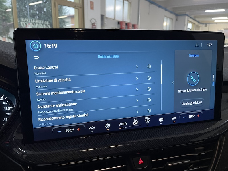 Ford Focus 1.5 Ecoblue 115cv Automatic ST-Line 5 porte 2024 - immagine 14