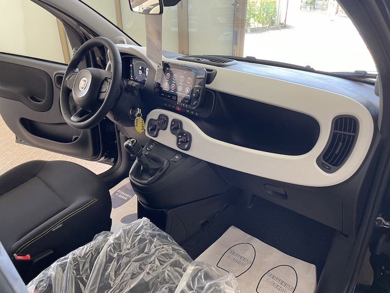 Fiat Panda Pandina 1.0 Hybrid 70cv Cross Km0 - immagine 15