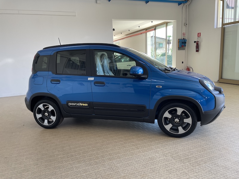 Fiat Panda Pandina 1.0 Hybrid 70cv Cross Km0 Blu Italia - immagine 7