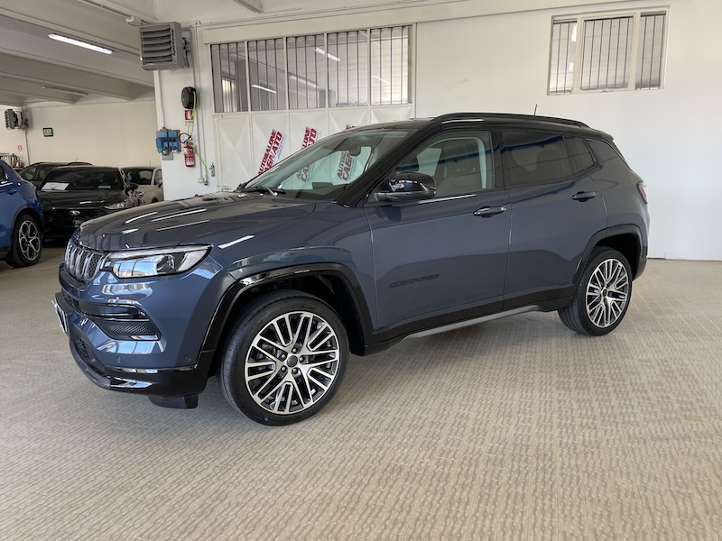 Jeep Compass 1.5 turbo mhev DCT 130cv Summit Bicolor Cerchi19-Pelle - immagine 4