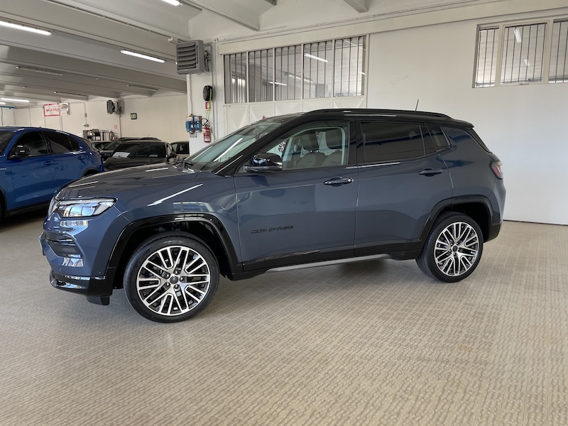 Jeep Compass 1.5 turbo mhev DCT 130cv Summit Bicolor Cerchi19-Pelle - immagine 5