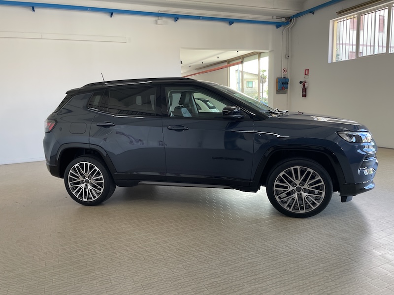 Jeep Compass 1.5 turbo mhev DCT 130cv Summit Bicolor Cerchi19-Pelle - immagine 9