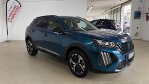 Peugeot 2008 1.2 100cv Allure Neopatentati 2025 Verde Obsession