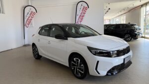 OPEL Corsa GS Hybrid 110cv Auto 2025 Km 15000 Bicolor